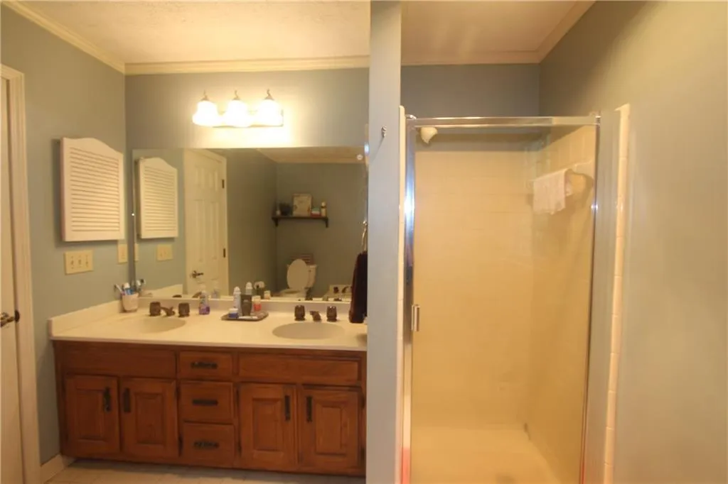 7570 Hunters Woods Drive, Sandy Springs, Georgia 30350, 4 Bedrooms Bedrooms, ,3 BathroomsBathrooms,Residential,Sold,7570 Hunters Woods Drive,5874769