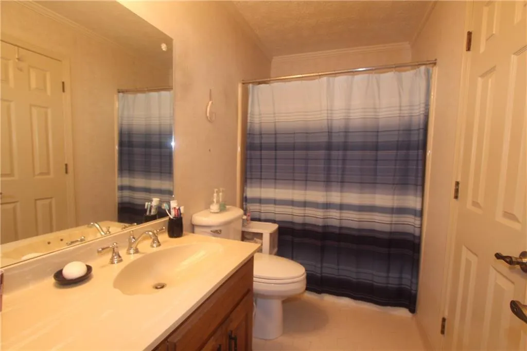 7570 Hunters Woods Drive, Sandy Springs, Georgia 30350, 4 Bedrooms Bedrooms, ,3 BathroomsBathrooms,Residential,Sold,7570 Hunters Woods Drive,5874769