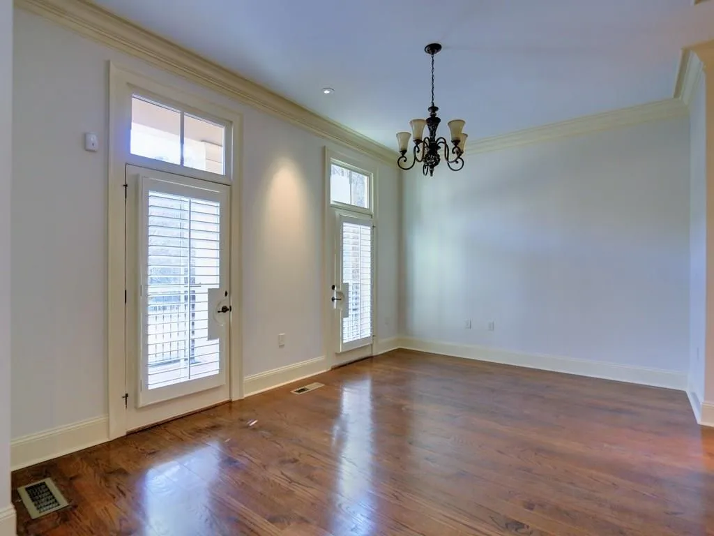 704 Creekgarden Court Unit 704, Atlanta, Georgia 30339, 3 Bedrooms Bedrooms, ,3 BathroomsBathrooms,Residential,Sold,704 Creekgarden Court Unit 704,5798007