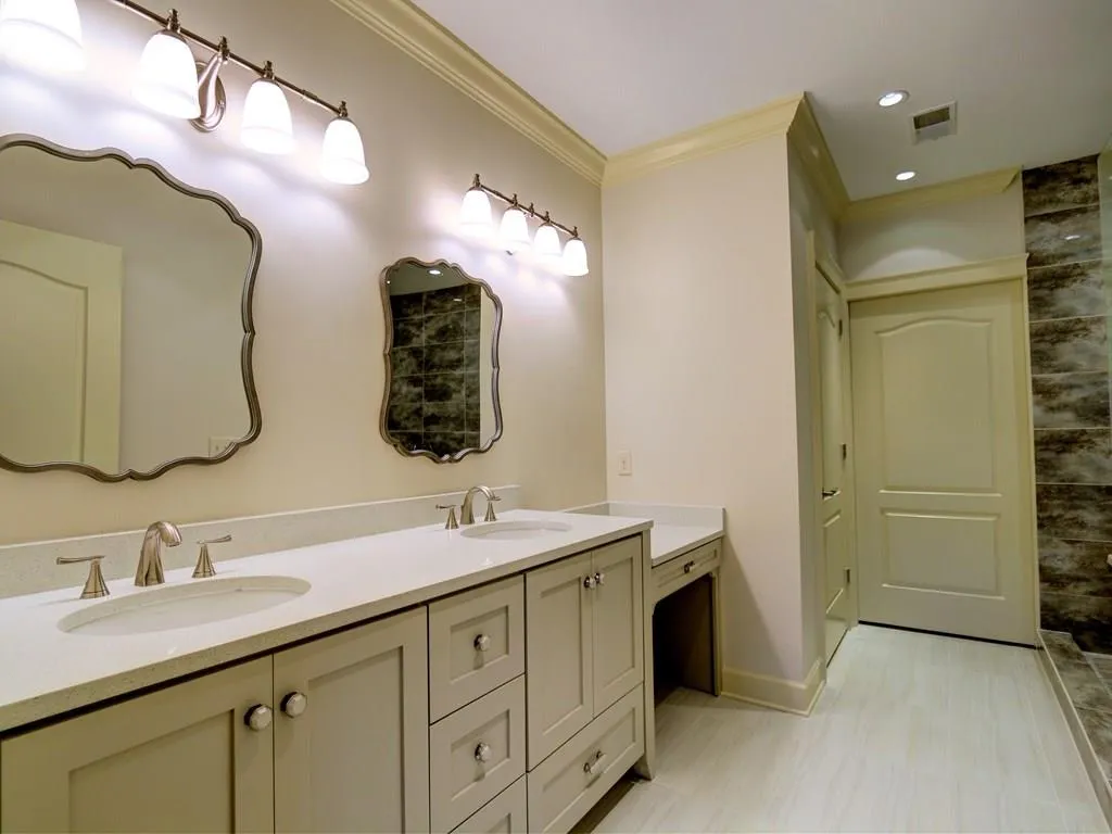 704 Creekgarden Court Unit 704, Atlanta, Georgia 30339, 3 Bedrooms Bedrooms, ,3 BathroomsBathrooms,Residential,Sold,704 Creekgarden Court Unit 704,5798007