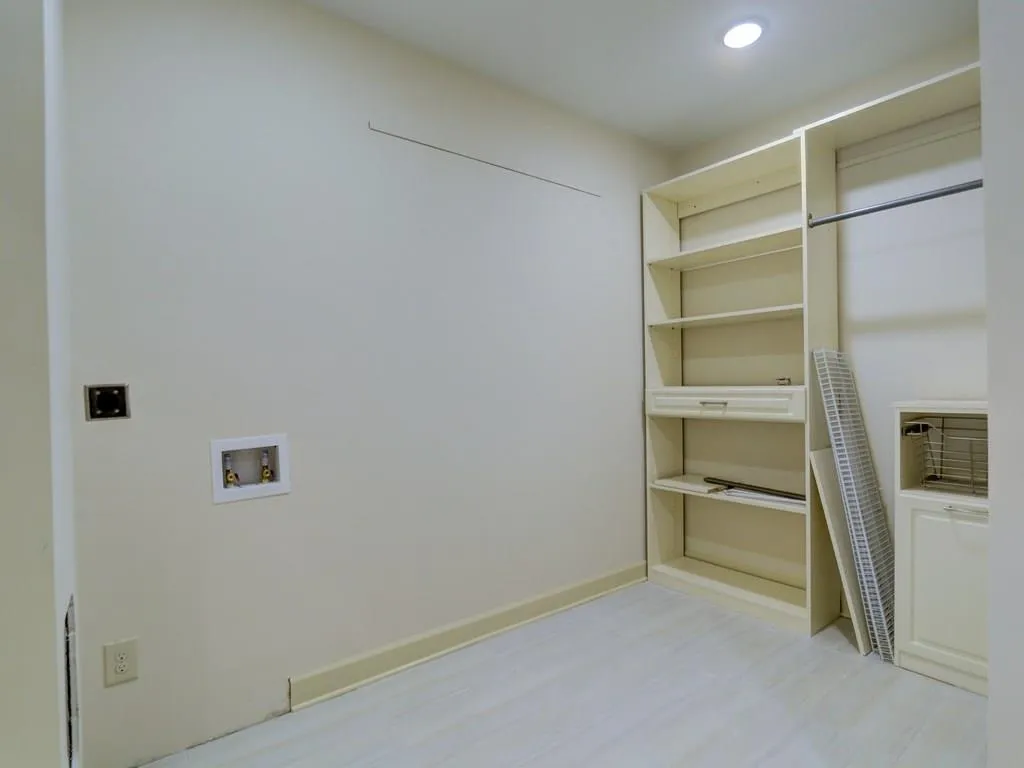 704 Creekgarden Court Unit 704, Atlanta, Georgia 30339, 3 Bedrooms Bedrooms, ,3 BathroomsBathrooms,Residential,Sold,704 Creekgarden Court Unit 704,5798007