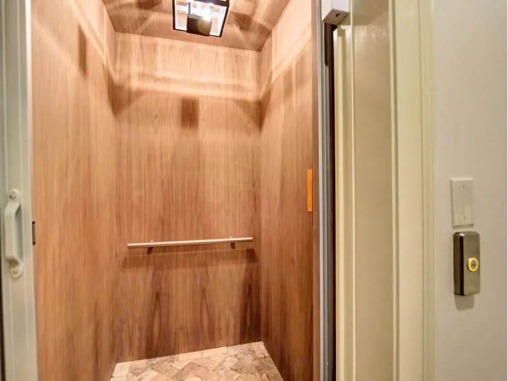 704 Creekgarden Court Unit 704, Atlanta, Georgia 30339, 3 Bedrooms Bedrooms, ,3 BathroomsBathrooms,Residential,Sold,704 Creekgarden Court Unit 704,5798007