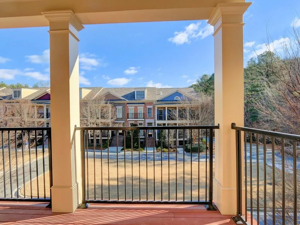 704 Creekgarden Court Unit 704, Atlanta, Georgia 30339, 3 Bedrooms Bedrooms, ,3 BathroomsBathrooms,Residential,Sold,704 Creekgarden Court Unit 704,5798007