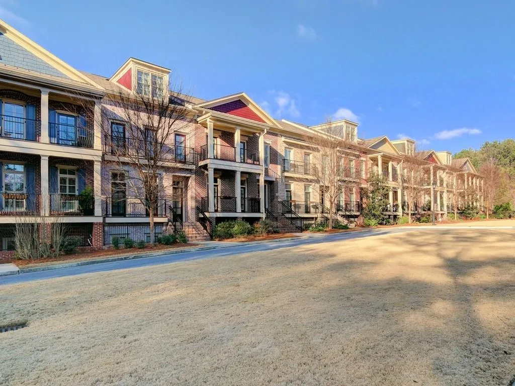 704 Creekgarden Court Unit 704, Atlanta, Georgia 30339, 3 Bedrooms Bedrooms, ,3 BathroomsBathrooms,Residential,Sold,704 Creekgarden Court Unit 704,5798007