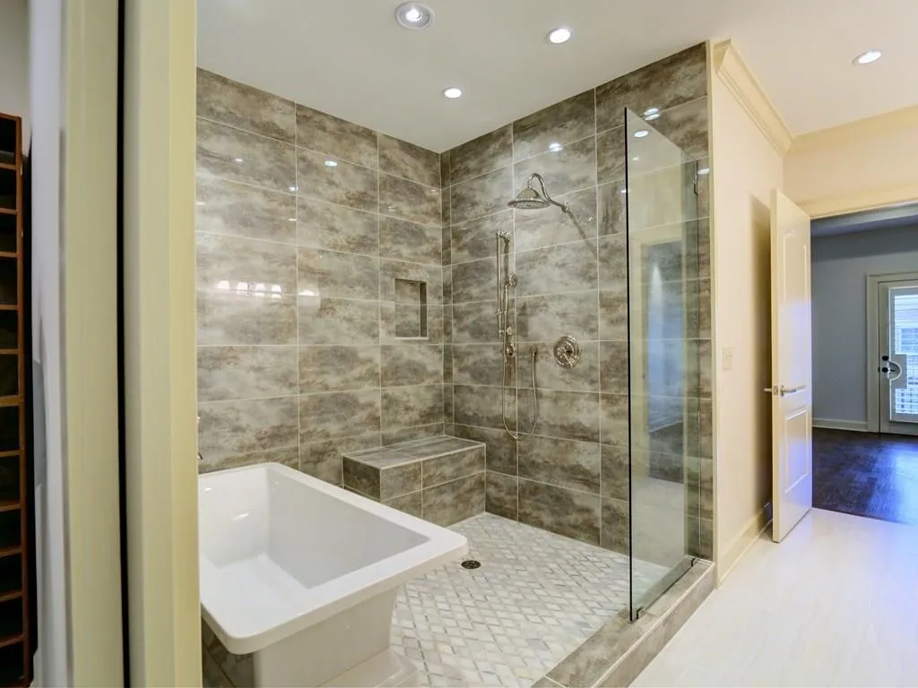 704 Creekgarden Court Unit 704, Atlanta, Georgia 30339, 3 Bedrooms Bedrooms, ,3 BathroomsBathrooms,Residential,Sold,704 Creekgarden Court Unit 704,5798007