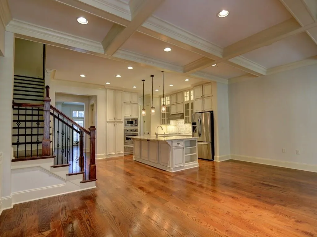 704 Creekgarden Court Unit 704, Atlanta, Georgia 30339, 3 Bedrooms Bedrooms, ,3 BathroomsBathrooms,Residential,Sold,704 Creekgarden Court Unit 704,5798007