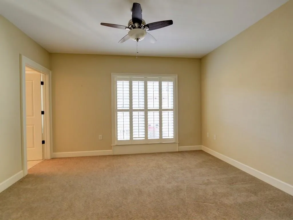 704 Creekgarden Court Unit 704, Atlanta, Georgia 30339, 3 Bedrooms Bedrooms, ,3 BathroomsBathrooms,Residential,Sold,704 Creekgarden Court Unit 704,5798007