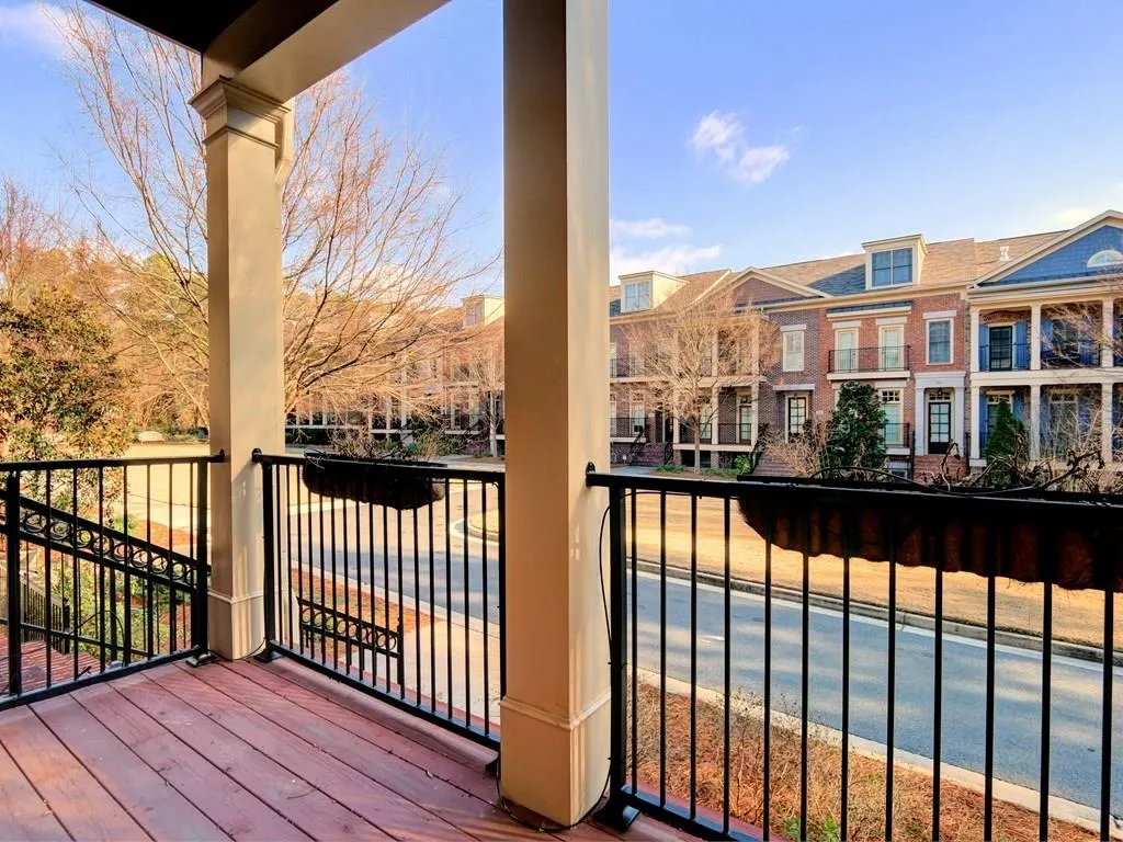 704 Creekgarden Court Unit 704, Atlanta, Georgia 30339, 3 Bedrooms Bedrooms, ,3 BathroomsBathrooms,Residential,Sold,704 Creekgarden Court Unit 704,5798007