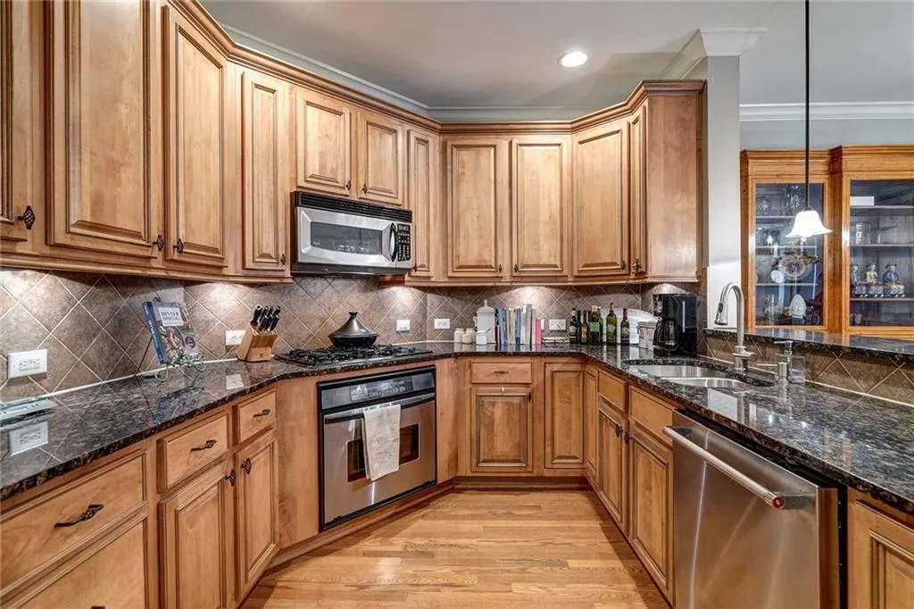 4905 Ivy Ridge Drive Se Unit 204, Atlanta, Georgia 30339, 2 Bedrooms Bedrooms, ,2 BathroomsBathrooms,Residential,Sold,4905 Ivy Ridge Drive Se Unit 204,6104693