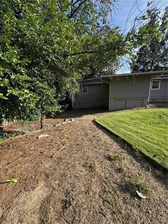View of grassy yard
