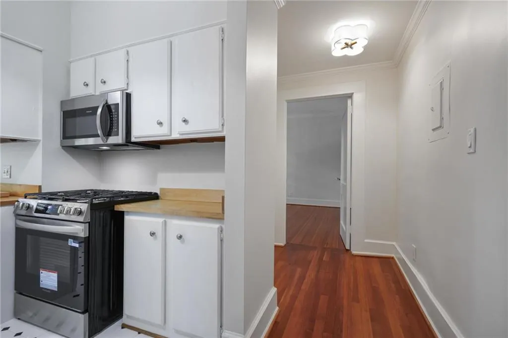 1 S Prado Ne Unit 1, Atlanta, Georgia 30309, 1 Bedroom Bedrooms, ,1 BathroomBathrooms,Residential,For Sale,1 S Prado Ne Unit 1,7649338