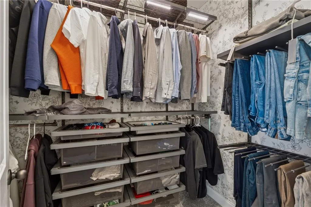 6682 Sterling Drive, Atlanta, Georgia 30328, 3 Bedrooms Bedrooms, ,4 BathroomsBathrooms,Residential,Sold,6682 Sterling Drive,7546371