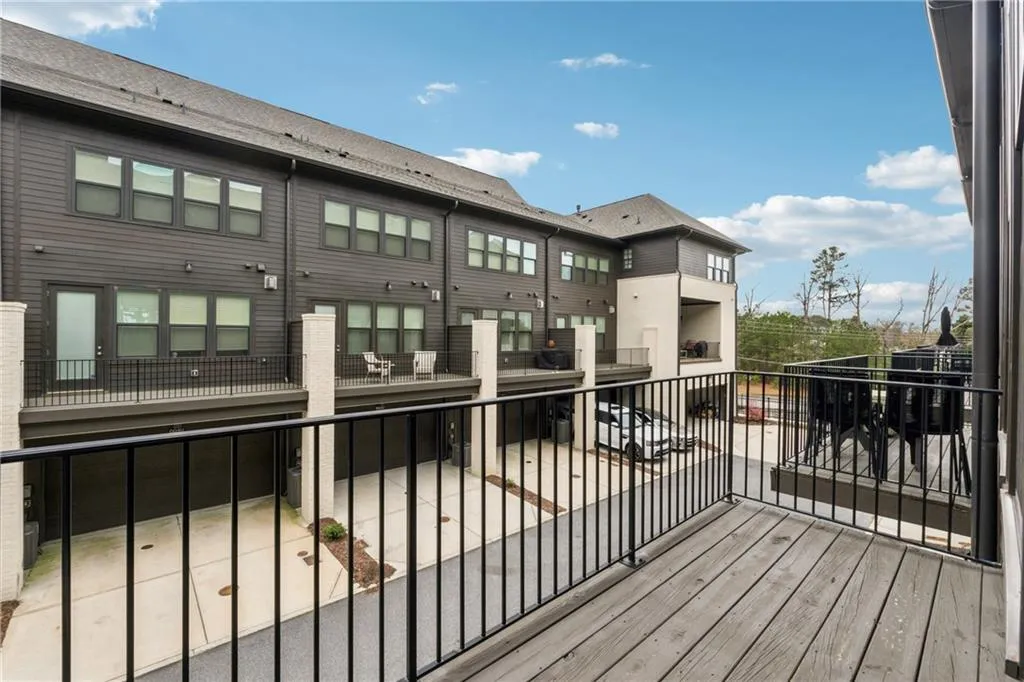 6682 Sterling Drive, Atlanta, Georgia 30328, 3 Bedrooms Bedrooms, ,4 BathroomsBathrooms,Residential,Sold,6682 Sterling Drive,7546371