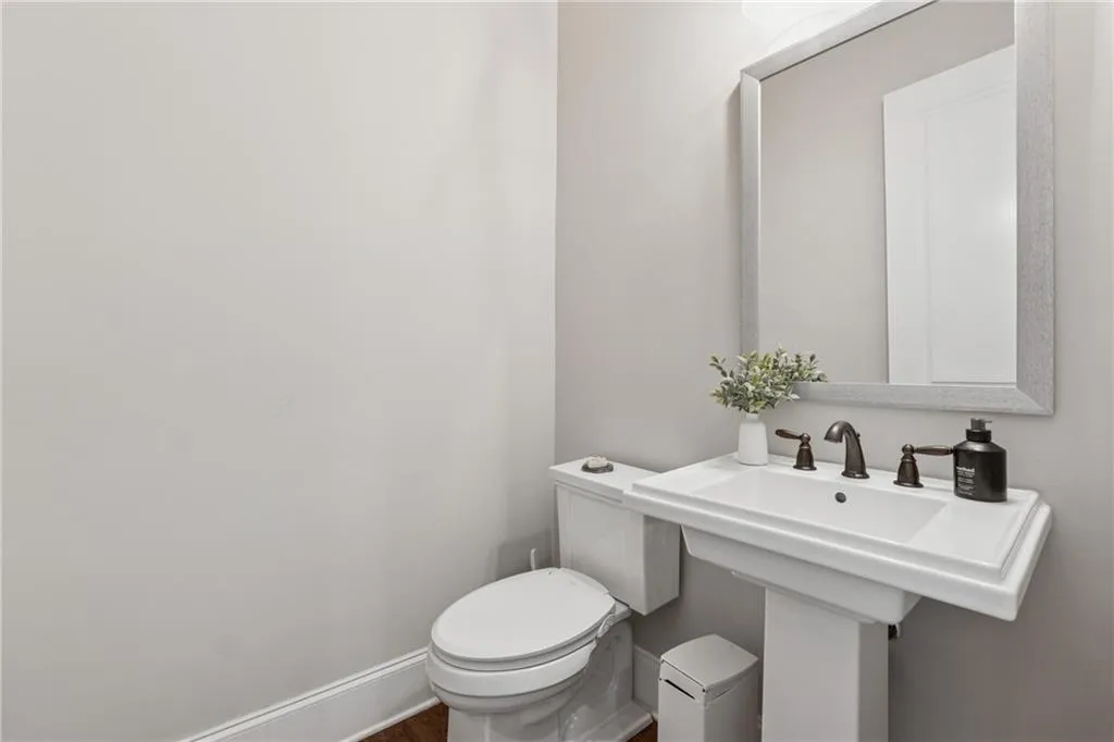 6682 Sterling Drive, Atlanta, Georgia 30328, 3 Bedrooms Bedrooms, ,4 BathroomsBathrooms,Residential,Sold,6682 Sterling Drive,7546371