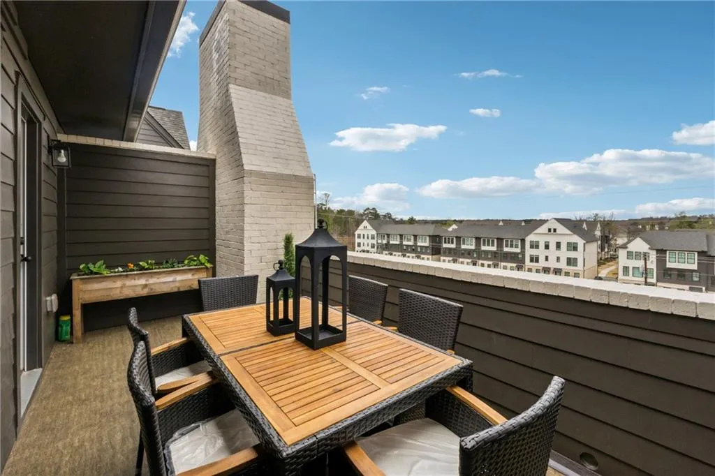 6682 Sterling Drive, Atlanta, Georgia 30328, 3 Bedrooms Bedrooms, ,4 BathroomsBathrooms,Residential,Sold,6682 Sterling Drive,7546371