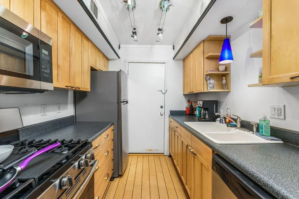 6851 Roswell Road Unit #o9, Atlanta, Georgia 30328, 1 Bedroom Bedrooms, ,1 BathroomBathrooms,Residential,Sold,6851 Roswell Road Unit #o9,6959994