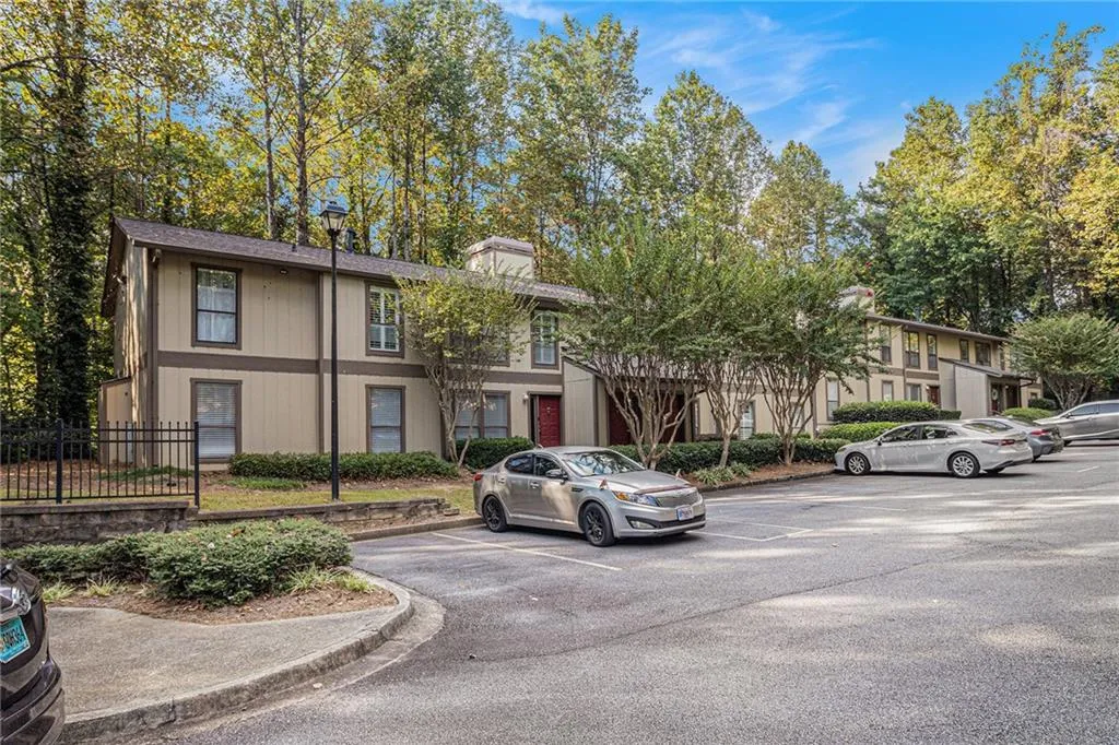 1702 Woodcliff Drive Ne, Atlanta, Georgia 30329, 2 Bedrooms Bedrooms, ,2 BathroomsBathrooms,Residential,For Sale,1702 Woodcliff Drive Ne,7655373