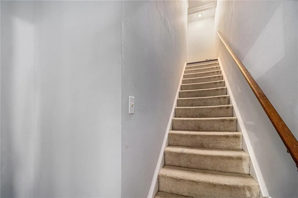 1702 Woodcliff Drive Ne, Atlanta, Georgia 30329, 2 Bedrooms Bedrooms, ,2 BathroomsBathrooms,Residential,For Sale,1702 Woodcliff Drive Ne,7655373