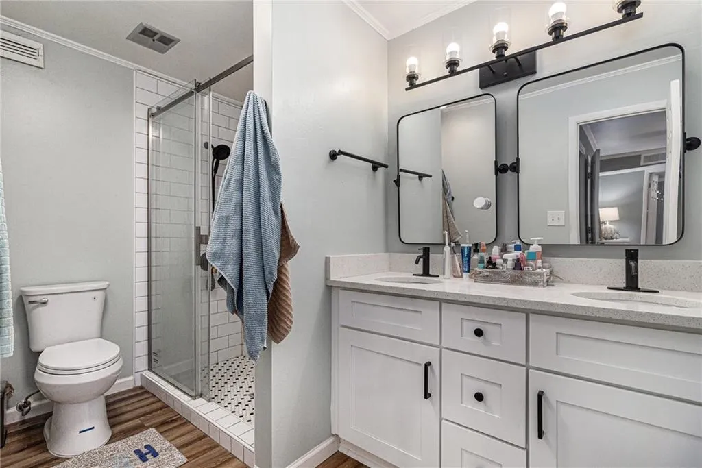 1702 Woodcliff Drive Ne, Atlanta, Georgia 30329, 2 Bedrooms Bedrooms, ,2 BathroomsBathrooms,Residential,For Sale,1702 Woodcliff Drive Ne,7655373