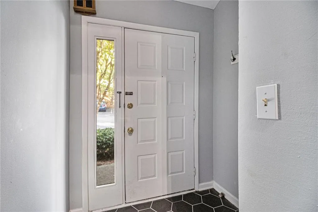 1702 Woodcliff Drive Ne, Atlanta, Georgia 30329, 2 Bedrooms Bedrooms, ,2 BathroomsBathrooms,Residential,For Sale,1702 Woodcliff Drive Ne,7655373