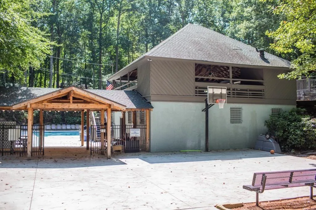 5 Long Island Place, Sandy Springs, Georgia 30328, 5 Bedrooms Bedrooms, ,3 BathroomsBathrooms,Residential,Sold,5 Long Island Place,6010761