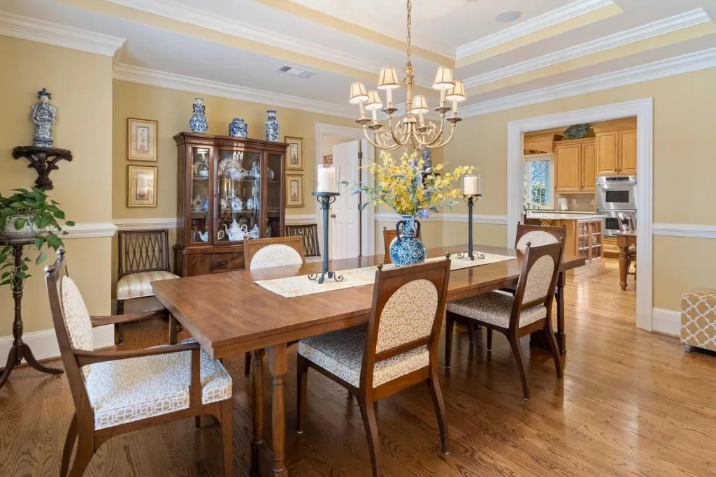 6355 River Overlook Drive, Sandy Springs, Georgia 30328, 4 Bedrooms Bedrooms, ,3 BathroomsBathrooms,Residential,Sold,6355 River Overlook Drive,6834897