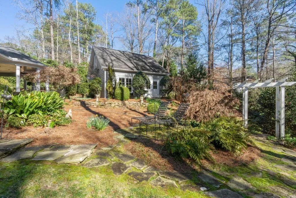 6355 River Overlook Drive, Sandy Springs, Georgia 30328, 4 Bedrooms Bedrooms, ,3 BathroomsBathrooms,Residential,Sold,6355 River Overlook Drive,6834897