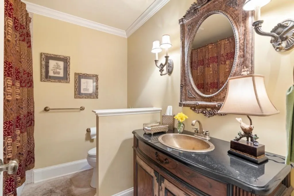 6355 River Overlook Drive, Sandy Springs, Georgia 30328, 4 Bedrooms Bedrooms, ,3 BathroomsBathrooms,Residential,Sold,6355 River Overlook Drive,6834897