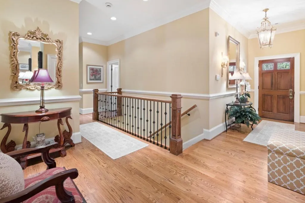 6355 River Overlook Drive, Sandy Springs, Georgia 30328, 4 Bedrooms Bedrooms, ,3 BathroomsBathrooms,Residential,Sold,6355 River Overlook Drive,6834897