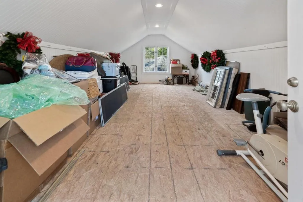 6355 River Overlook Drive, Sandy Springs, Georgia 30328, 4 Bedrooms Bedrooms, ,3 BathroomsBathrooms,Residential,Sold,6355 River Overlook Drive,6834897