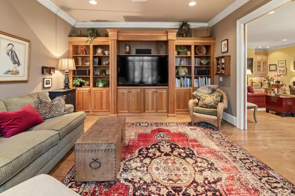 6355 River Overlook Drive, Sandy Springs, Georgia 30328, 4 Bedrooms Bedrooms, ,3 BathroomsBathrooms,Residential,Sold,6355 River Overlook Drive,6834897