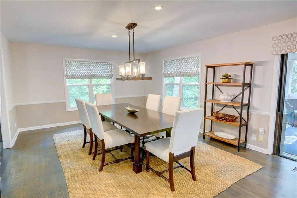 6090 Weatherly Drive Nw, Sandy Springs, Georgia 30328, 3 Bedrooms Bedrooms, ,3 BathroomsBathrooms,Residential,For Sale,6090 Weatherly Drive Nw,7763628