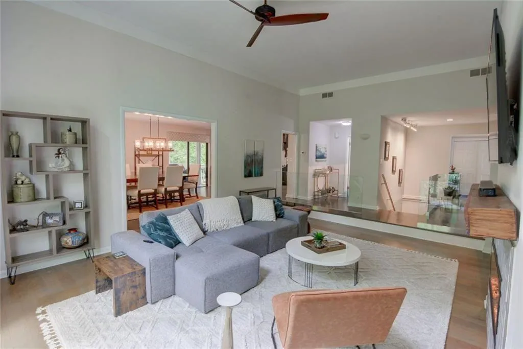 6090 Weatherly Drive Nw, Sandy Springs, Georgia 30328, 3 Bedrooms Bedrooms, ,3 BathroomsBathrooms,Residential,For Sale,6090 Weatherly Drive Nw,7763628