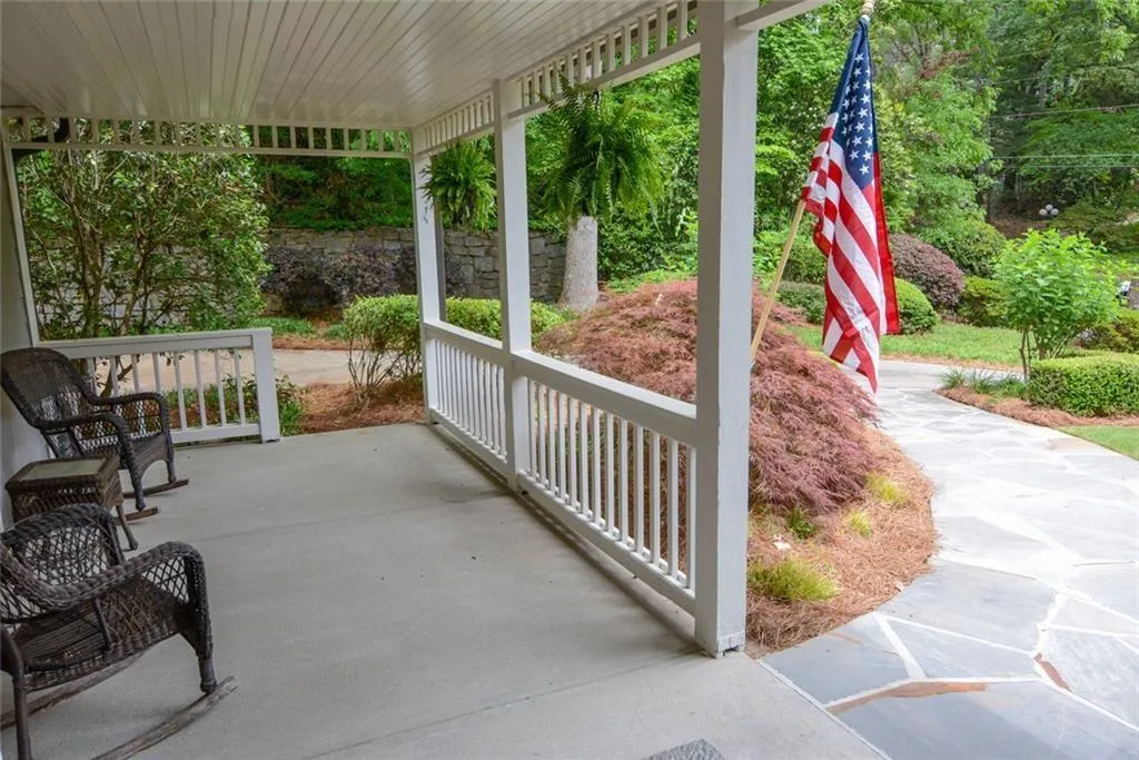 6090 Weatherly Drive Nw, Sandy Springs, Georgia 30328, 3 Bedrooms Bedrooms, ,3 BathroomsBathrooms,Residential,For Sale,6090 Weatherly Drive Nw,7763628