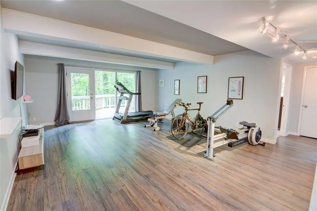 6090 Weatherly Drive Nw, Sandy Springs, Georgia 30328, 3 Bedrooms Bedrooms, ,3 BathroomsBathrooms,Residential,For Sale,6090 Weatherly Drive Nw,7763628