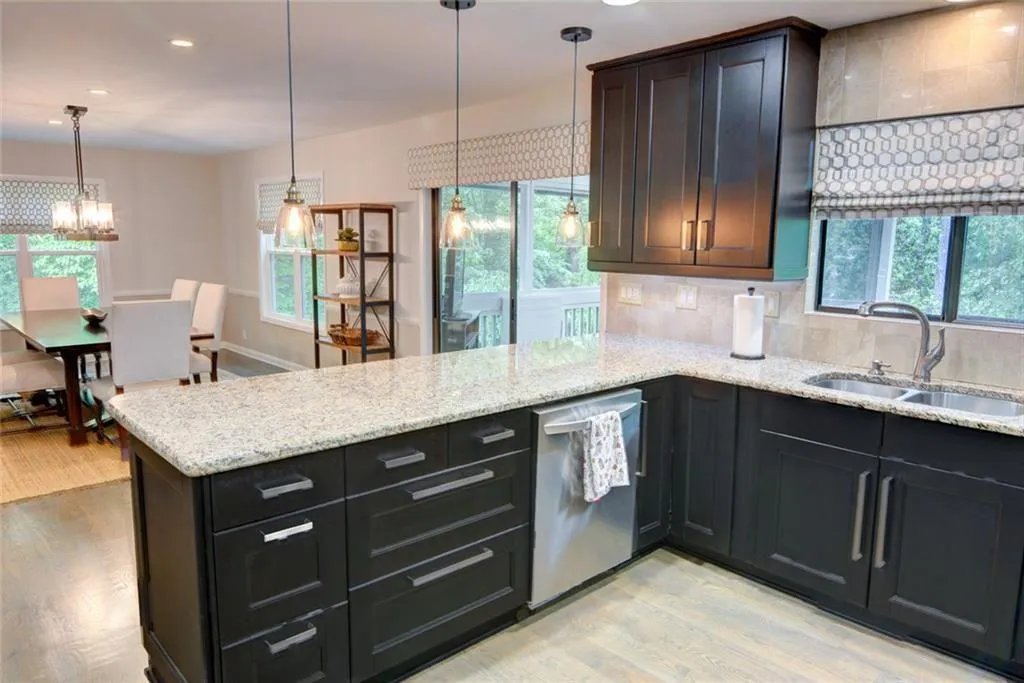 6090 Weatherly Drive Nw, Sandy Springs, Georgia 30328, 3 Bedrooms Bedrooms, ,3 BathroomsBathrooms,Residential,For Sale,6090 Weatherly Drive Nw,7763628