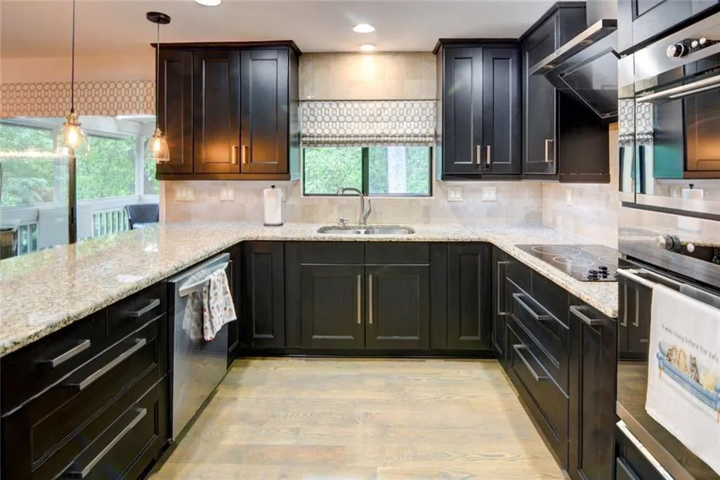 6090 Weatherly Drive Nw, Sandy Springs, Georgia 30328, 3 Bedrooms Bedrooms, ,3 BathroomsBathrooms,Residential,For Sale,6090 Weatherly Drive Nw,7763628