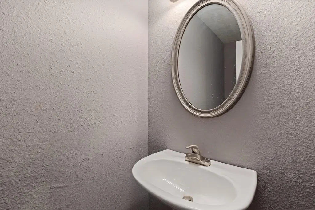 225 Winding River Drive Unit H, Sandy Springs, Georgia 30350, 2 Bedrooms Bedrooms, ,2 BathroomsBathrooms,Residential,Sold,225 Winding River Drive Unit H,6606600