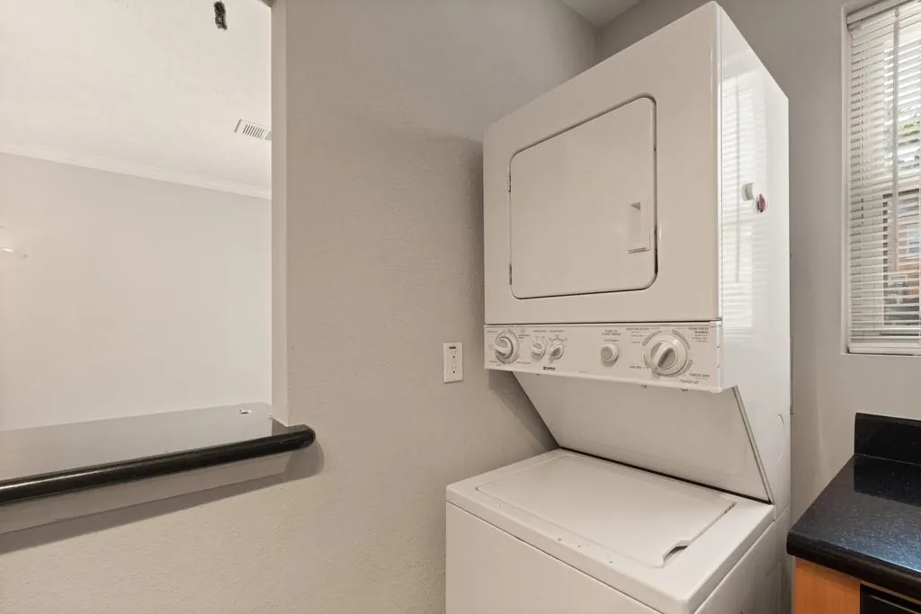 225 Winding River Drive Unit H, Sandy Springs, Georgia 30350, 2 Bedrooms Bedrooms, ,2 BathroomsBathrooms,Residential,Sold,225 Winding River Drive Unit H,6606600