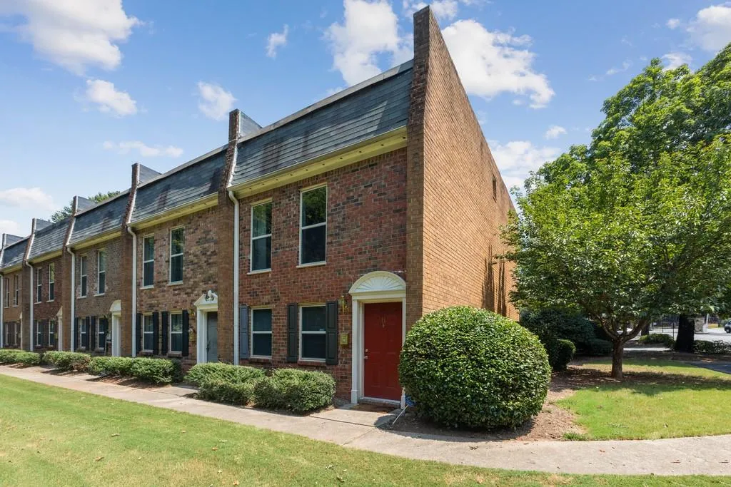 225 Winding River Drive Unit H, Sandy Springs, Georgia 30350, 2 Bedrooms Bedrooms, ,2 BathroomsBathrooms,Residential,Sold,225 Winding River Drive Unit H,6606600