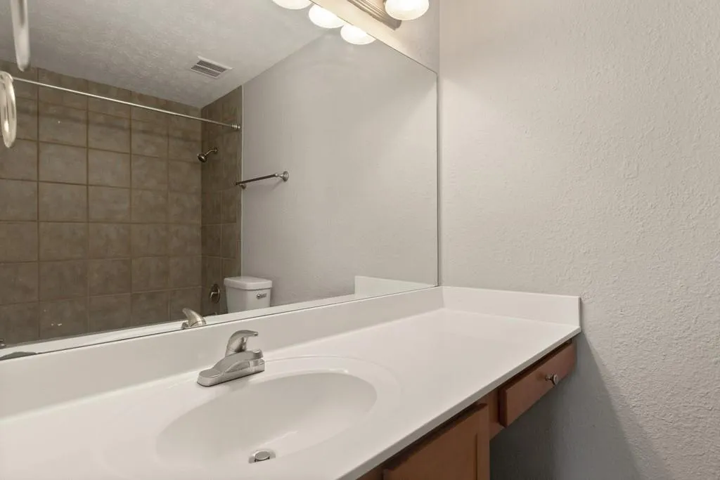 225 Winding River Drive Unit H, Sandy Springs, Georgia 30350, 2 Bedrooms Bedrooms, ,2 BathroomsBathrooms,Residential,Sold,225 Winding River Drive Unit H,6606600