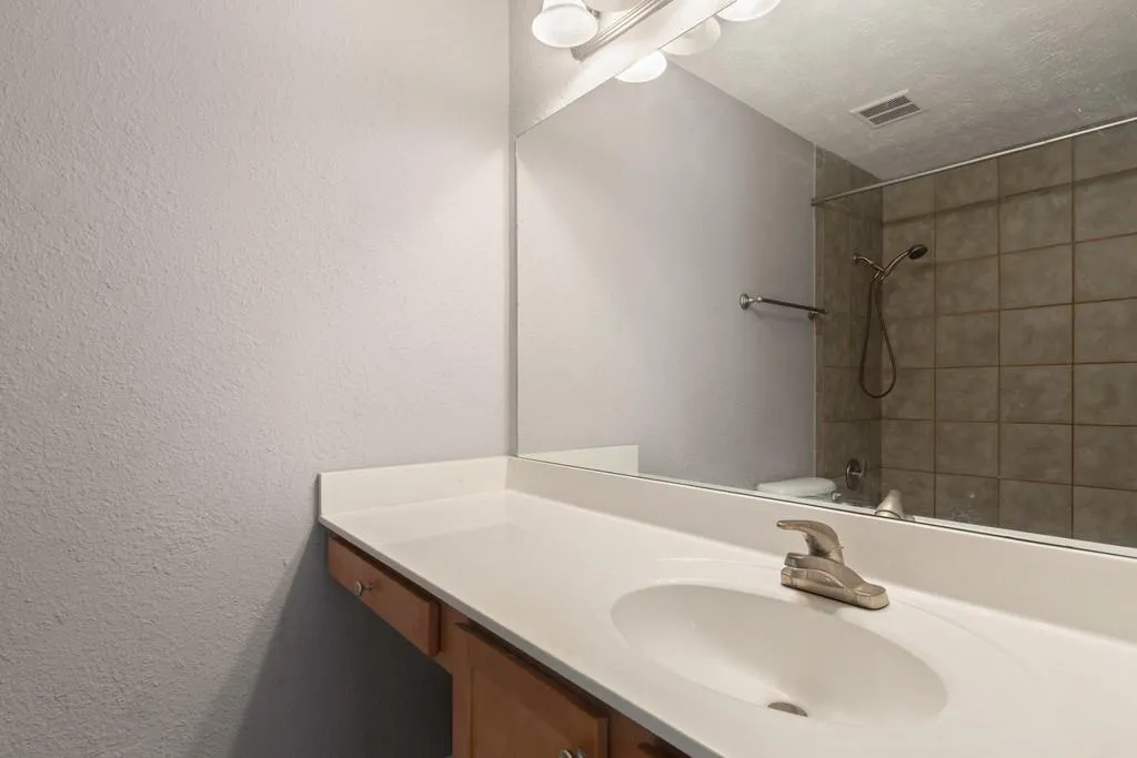 225 Winding River Drive Unit H, Sandy Springs, Georgia 30350, 2 Bedrooms Bedrooms, ,2 BathroomsBathrooms,Residential,Sold,225 Winding River Drive Unit H,6606600