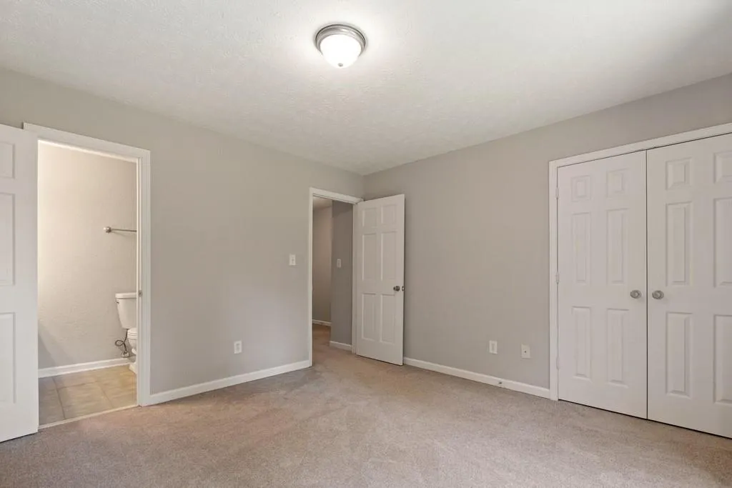 225 Winding River Drive Unit H, Sandy Springs, Georgia 30350, 2 Bedrooms Bedrooms, ,2 BathroomsBathrooms,Residential,Sold,225 Winding River Drive Unit H,6606600