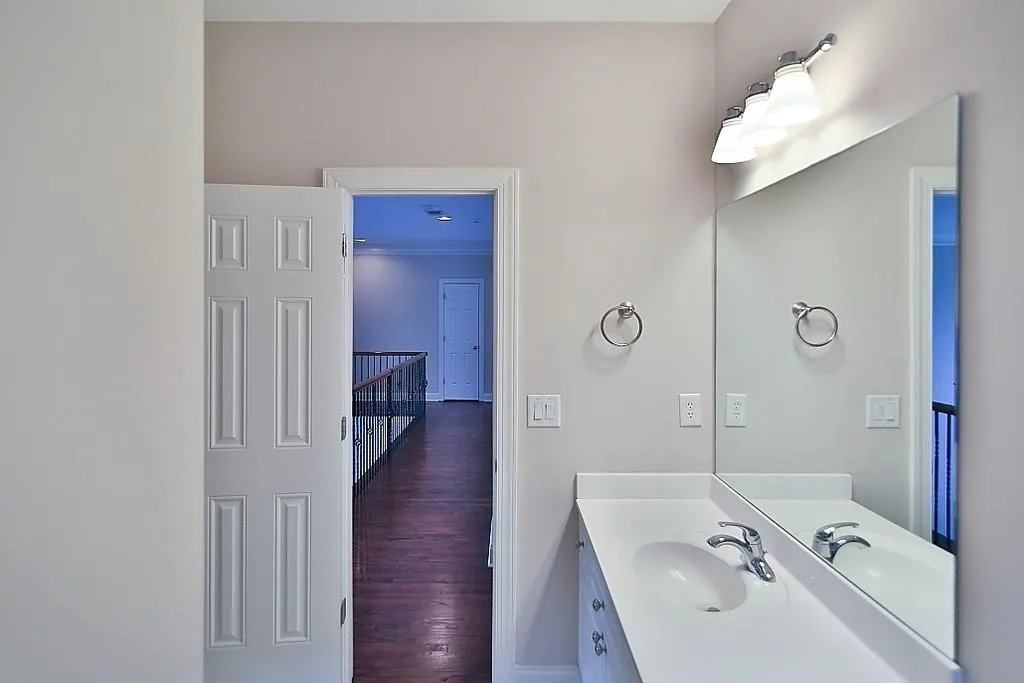 585 Cliftwood Court, Sandy Springs, Georgia 30328, 5 Bedrooms Bedrooms, ,5 BathroomsBathrooms,Residential,Sold,585 Cliftwood Court,6517806