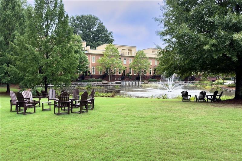 200 River Vista Drive Unit 121, Atlanta, Georgia 30339, 2 Bedrooms Bedrooms, ,2 BathroomsBathrooms,Residential,Sold,200 River Vista Drive Unit 121,7332015