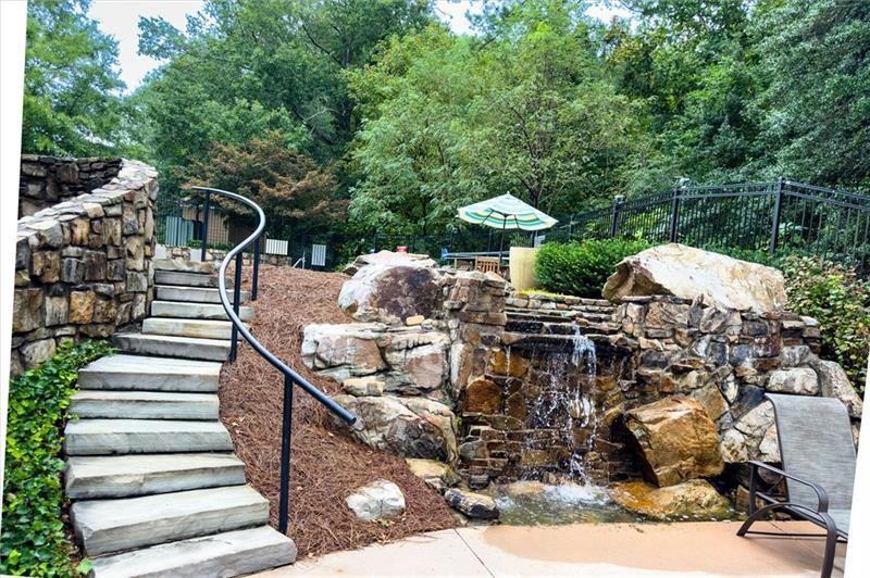 200 River Vista Drive Unit 121, Atlanta, Georgia 30339, 2 Bedrooms Bedrooms, ,2 BathroomsBathrooms,Residential,Sold,200 River Vista Drive Unit 121,7332015