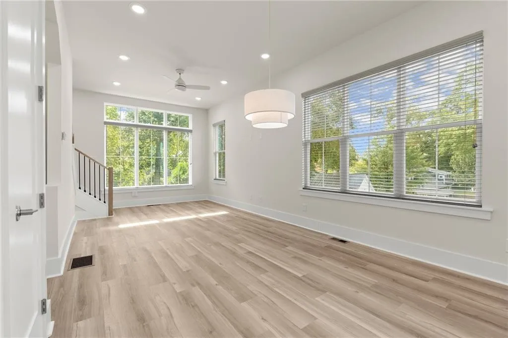 1135 Knight Walk Nw, Atlanta, Georgia 30318, 2 Bedrooms Bedrooms, ,2 BathroomsBathrooms,Residential,For Sale,1135 Knight Walk Nw,7666660