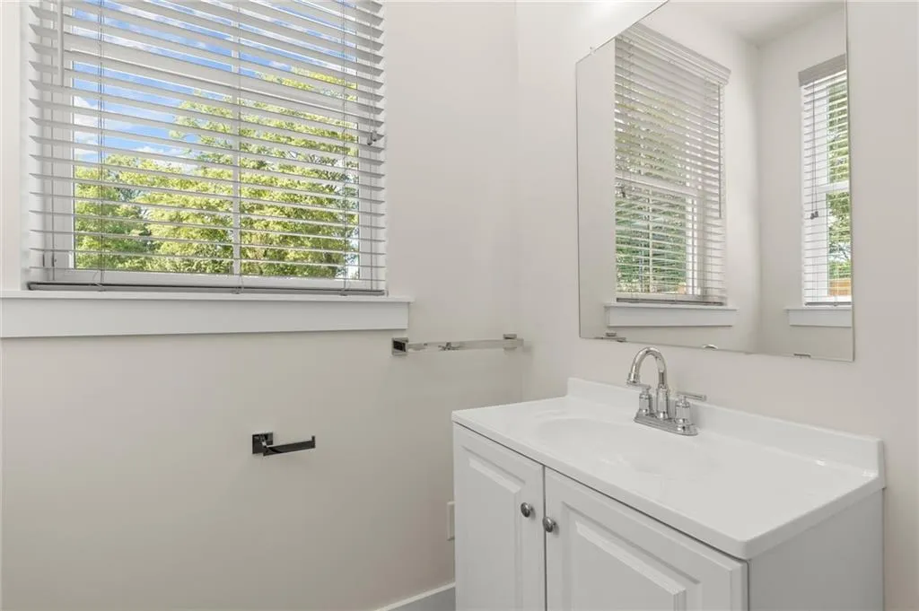 1135 Knight Walk Nw, Atlanta, Georgia 30318, 2 Bedrooms Bedrooms, ,2 BathroomsBathrooms,Residential,For Sale,1135 Knight Walk Nw,7666660