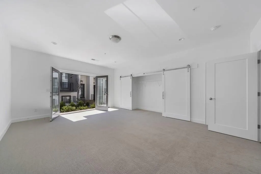 160 Ridgely Court, Atlanta, Georgia 30342, 4 Bedrooms Bedrooms, ,4 BathroomsBathrooms,Residential,Sold,160 Ridgely Court,6517562