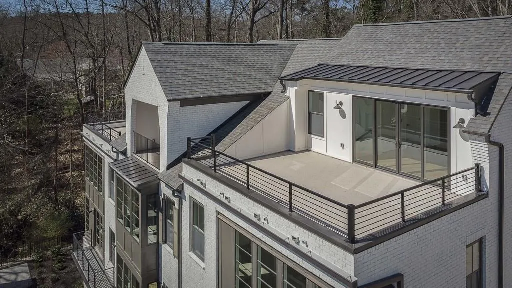 160 Ridgely Court, Atlanta, Georgia 30342, 4 Bedrooms Bedrooms, ,4 BathroomsBathrooms,Residential,Sold,160 Ridgely Court,6517562